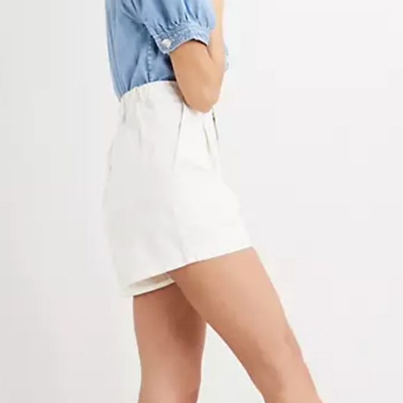 Levi's Pleated Utility Twill Shorts Tofu Off White - Picture 5 of 9